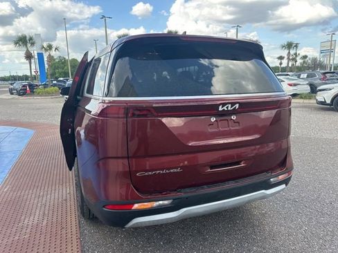 Used 2022 Kia Carnival LX image 26