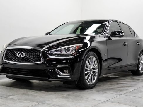 Used 2018 INFINITI Q50 Luxe w/ Essential Package (2.0T Luxe) AWD/4WD image 7