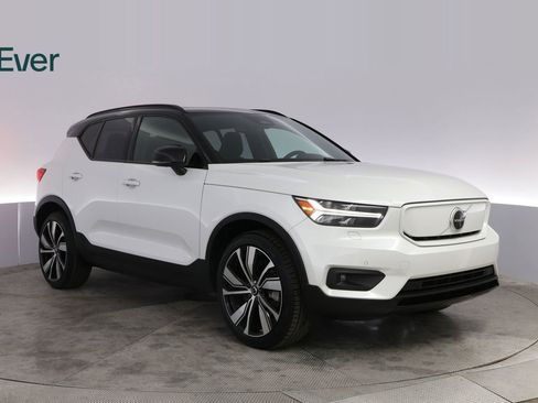 Used 2021 Volvo XC40 P8 Recharge w/ Advanced Package AWD/4WD image 13