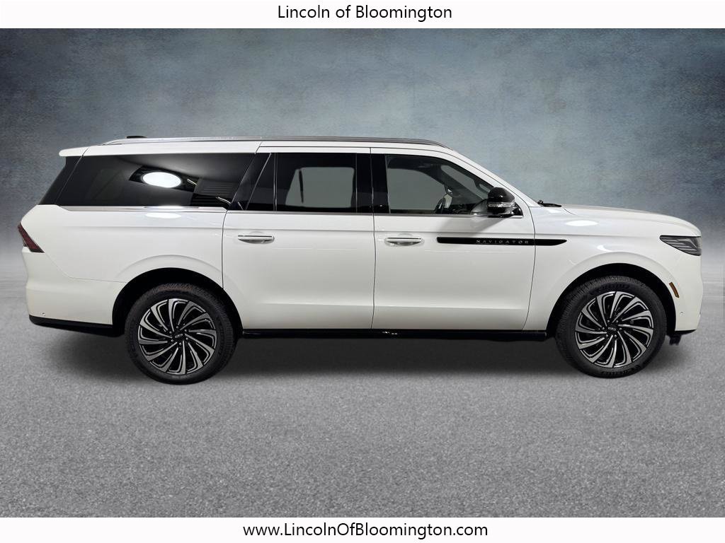 New 2025 Lincoln Navigator L Black Label AWD/4WD image 8