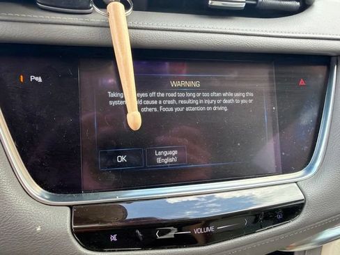 Used 2017 Cadillac XT5 Premium Luxury FWD image 36