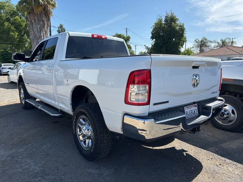 Used 2022 RAM 2500 Big Horn AWD/4WD image 3