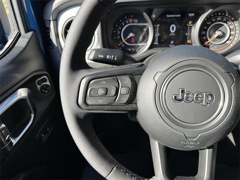 New 2025 Jeep Gladiator Sport image 35