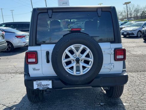 Used 2023 Jeep Wrangler Sport S image 8