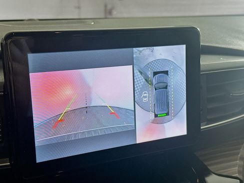 Used 2022 Ford Explorer Limited image 23