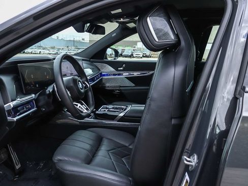 Used 2023 BMW 760i xDrive w/ Luxury Rear Seating Package AWD/4WD image 18