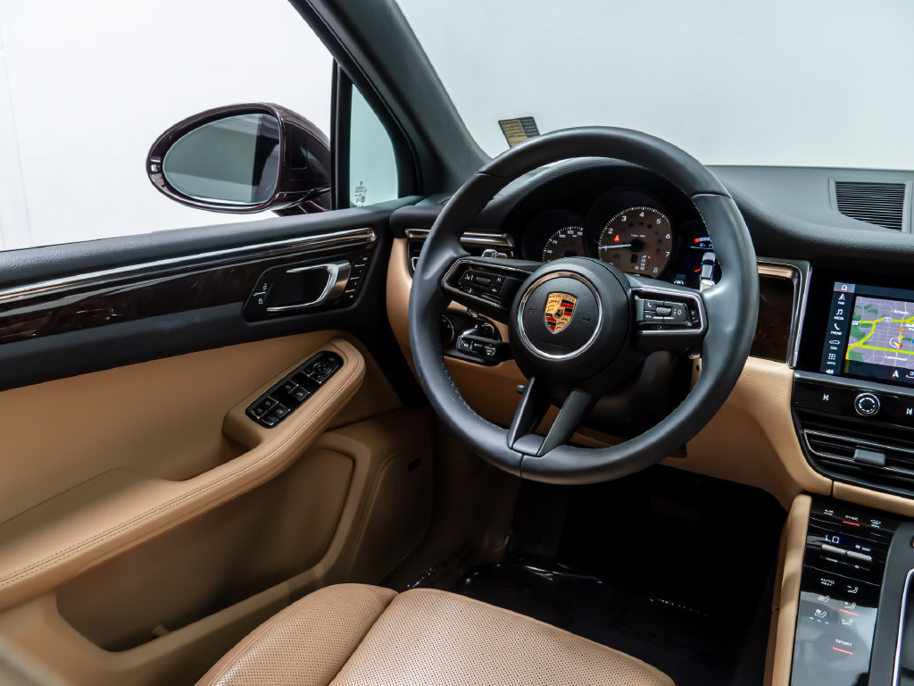 Used 2026 Porsche Macan AWD/4WD image 33