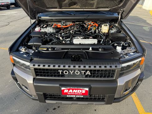 Used 2025 Toyota Land Cruiser Hybrid 5D Wagon 4WD PREMIUM w/ Premium Package image 8