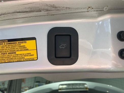 Used 2010 Toyota Venza AWD w/ Premium Pkg #2 image 24