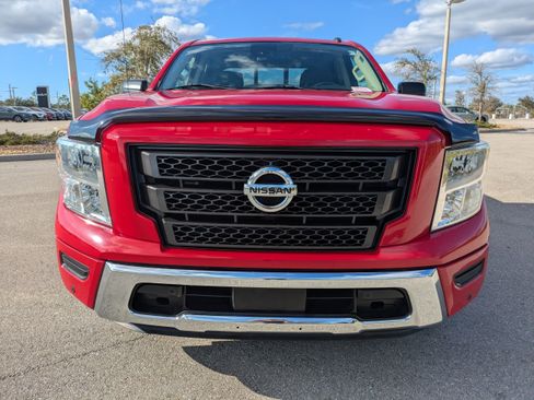 Used 2021 Nissan Titan SV w/ SV Convenience Package image 3