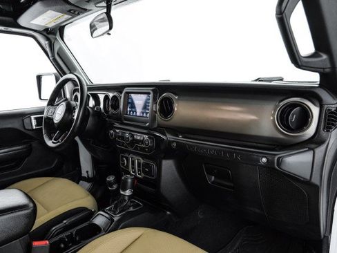 Used 2019 Jeep Wrangler Sport AWD/4WD image 10