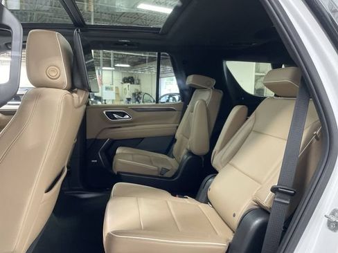 Used 2021 Chevrolet Tahoe Premier AWD/4WD image 23