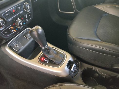 Used 2019 Jeep Compass Latitude FWD image 26