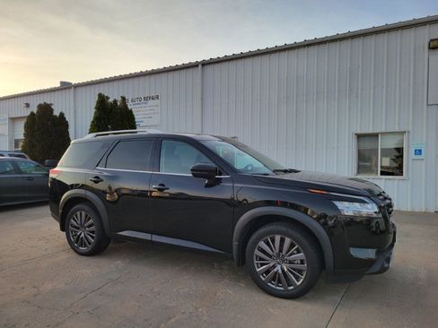 Used 2022 Nissan Pathfinder SL w/ SL Premium Package FWD image 10