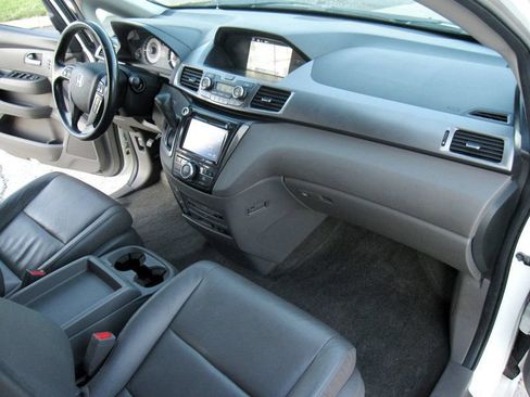 Used 2014 Honda Odyssey Touring Elite image 25