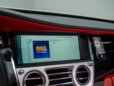 Used 2017 Rolls-Royce Dawn RWD image 73