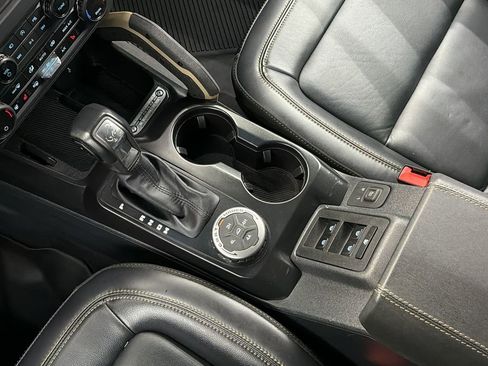 Used 2025 Ford Bronco Badlands image 26