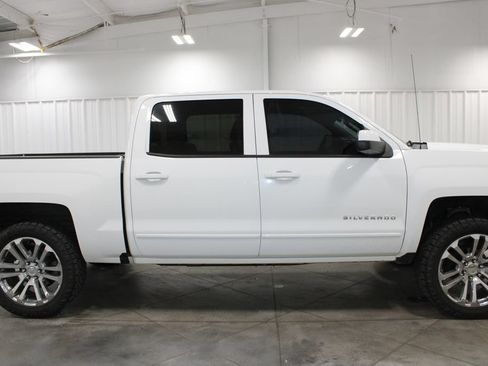Used 2017 Chevrolet Silverado 1500 LT w/ All Star Edition AWD/4WD image 11