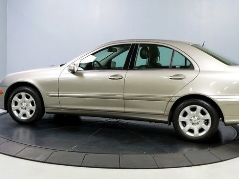 Used 2005 Mercedes-Benz C 320 4MATIC Sedan image 4