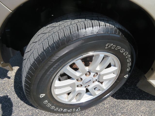 Used 2014 Ford Expedition XLT w/ Equipment Group 202A RWD image 9