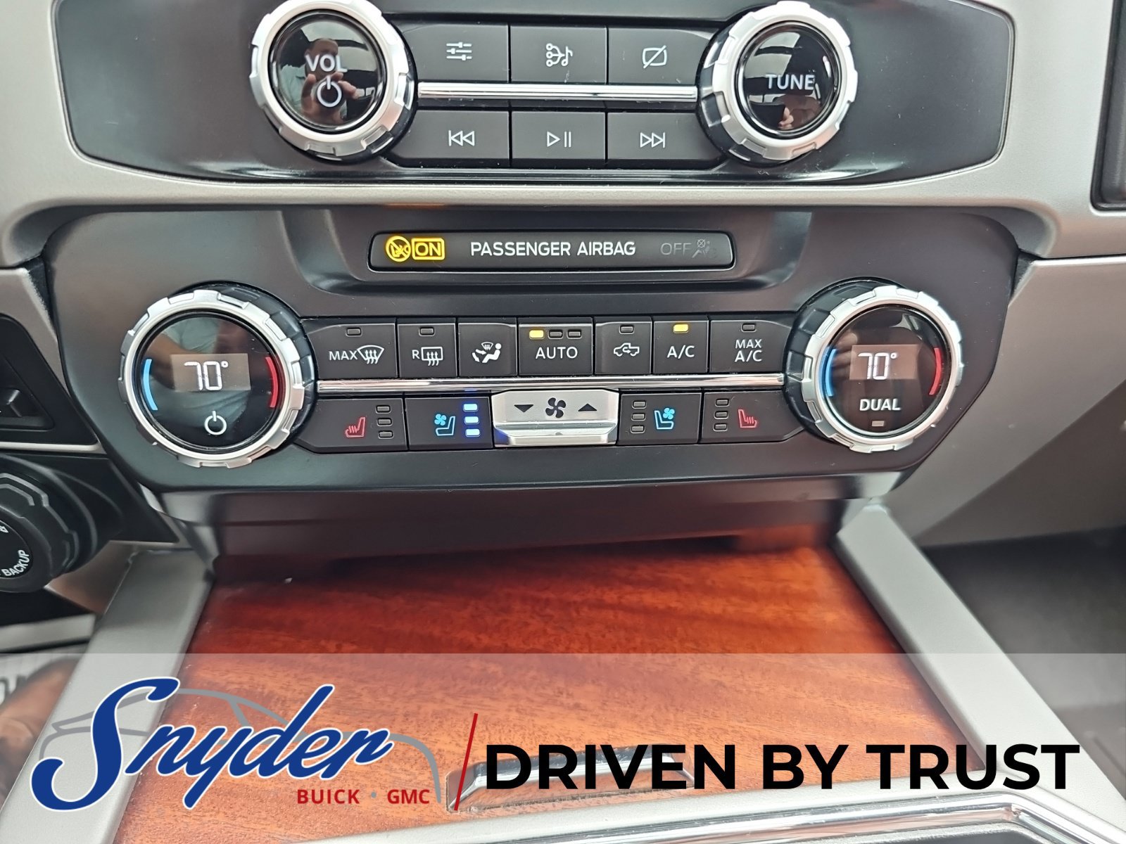 Used 2022 Ford F350 King Ranch w/ King Ranch Ultimate Package AWD/4WD image 20