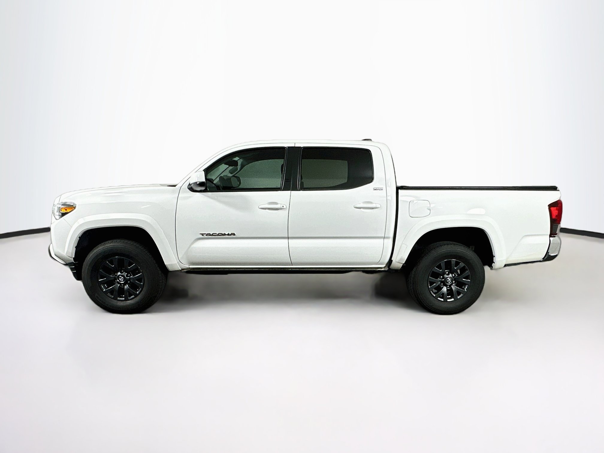 Used 2023 Toyota Tacoma SR5 RWD image 4