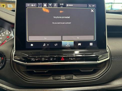 New 2026 Jeep Compass Limited image 18