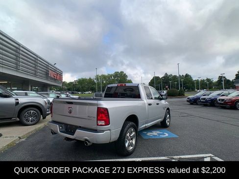 Used 2019 RAM 1500 Express w/ Express Value Package AWD/4WD image 3