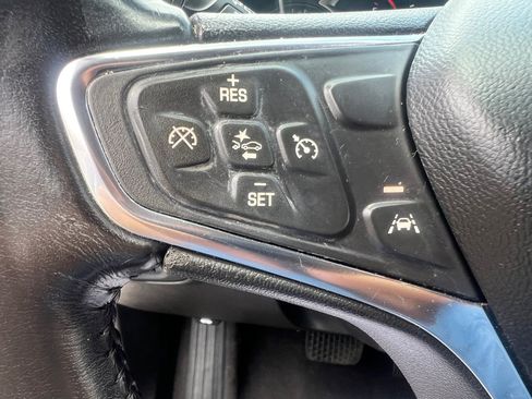 Used 2021 Chevrolet Equinox LT FWD image 15