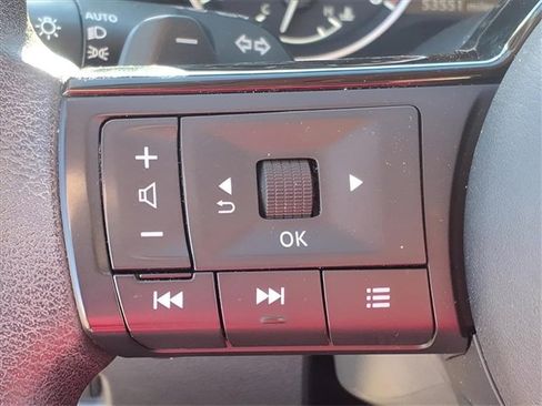 Used 2023 Nissan Rogue SV image 15