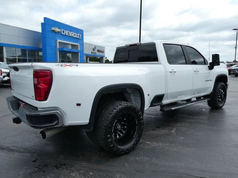 Used 2025 Chevrolet Silverado 3500 LT w/ Leather Package AWD/4WD image 5
