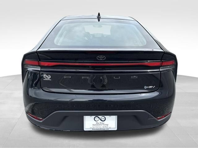 Used 2025 Toyota Prius LE AWD/4WD image 8