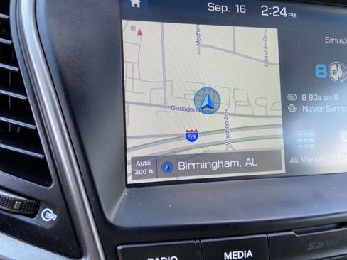 Used 2017 Hyundai Santa Fe Sport w/ 2.4L Tech Package 04 image 22
