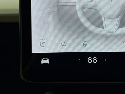 Used 2022 Tesla Model Y Performance image 19