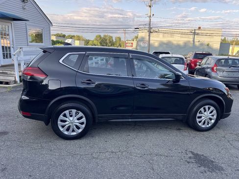 Used 2018 Nissan Rogue S AWD/4WD image 9