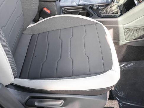 New 2026 Volkswagen Taos SE AWD/4WD image 43