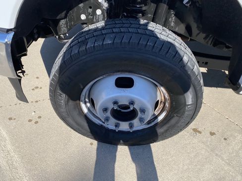 Used 2024 Ford F350 XL w/ XL Chrome Package image 2