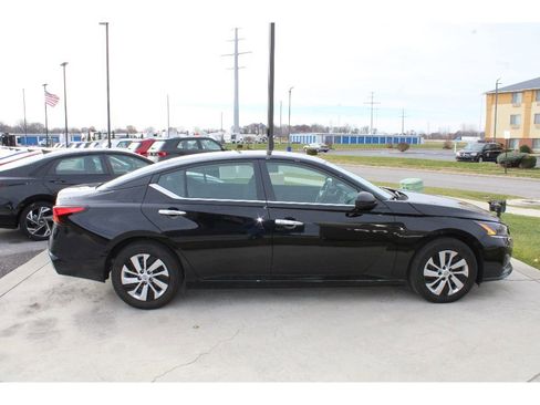 Used 2024 Nissan Altima 2.5 S image 5