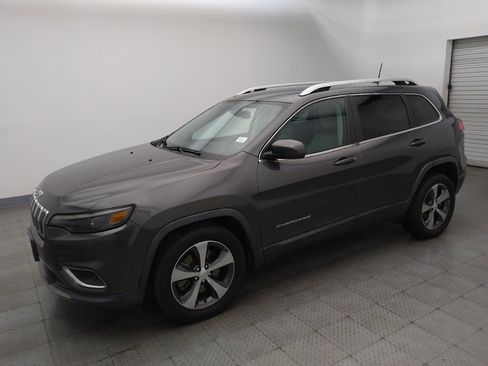 Used 2019 Jeep Cherokee Limited FWD image 2