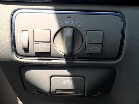 Used 2016 Volvo V60 T5 Premier image 12