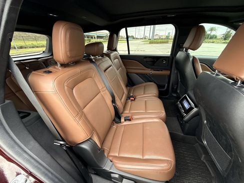 Used 2022 Lincoln Aviator Reserve w/ Equipment Group 201A image 17