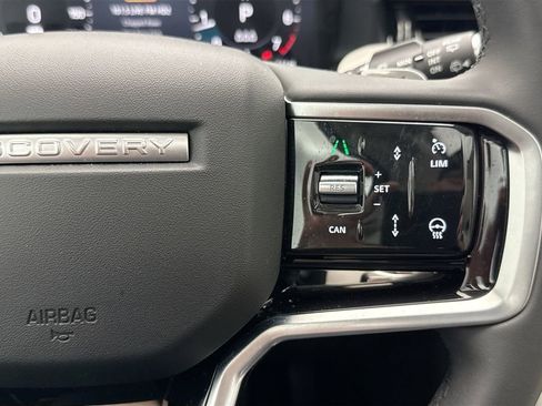 Used 2025 Land Rover Discovery Sport S image 12