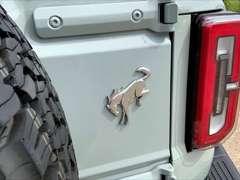 Used 2022 Ford Bronco Badlands image 7