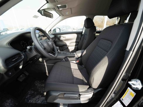 New 2026 Honda HR-V LX image 9