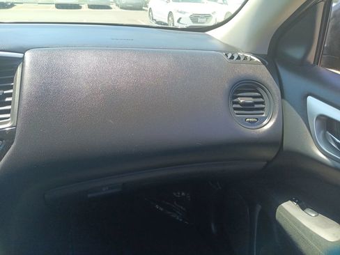 Used 2013 Nissan Pathfinder S FWD image 18