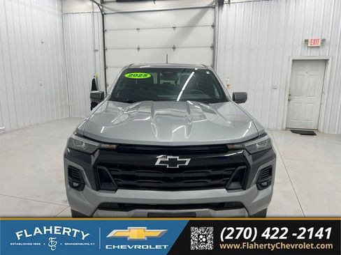 Used 2025 Chevrolet Colorado Z71 w/ Technology Package AWD/4WD image 7