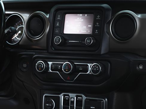 Used 2020 Jeep Gladiator Sport w/ Quick Order Package 24S image 21