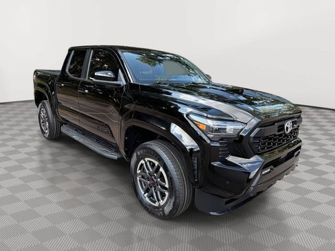 Used 2024 Toyota Tacoma TRD Sport w/ TRD Sport Upgrade Package RWD image 7