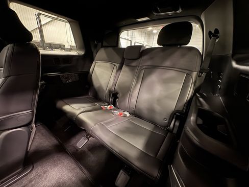 New 2027 Kia Telluride S w/ Towing Package FWD image 18
