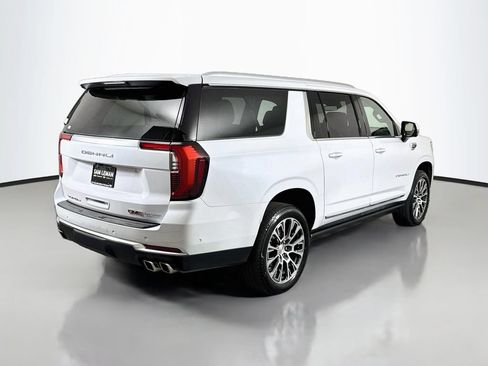 Used 2026 GMC Yukon XL Denali w/ Sun & Power Step Package AWD/4WD image 7